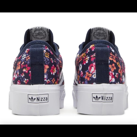 NWT Floral Adidas Pumps Size Women’s US 5 *Offers Welcome* - Picture 4 of 5